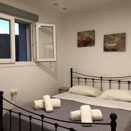 Sarris Apartmán *