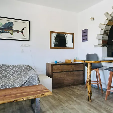 アパート Sarris Ligaridia